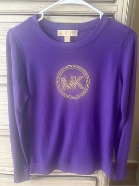 Michael Kors Purple Knit Crewneck Top with studded gold logo, size M, glam, chic